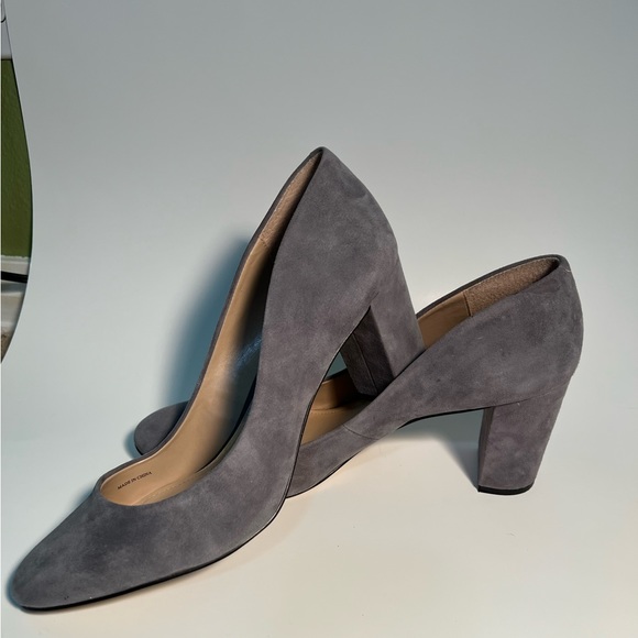 White House Black Market - Claire Suede Heels - Smoked Pearl - Picture 4 of 7